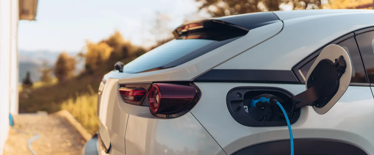DEBUNKING THE TOP 5 ELECTRIC VEHICLE CHARGING MYTHS